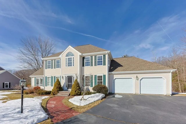 24 Russet Hill Rd, Ashland