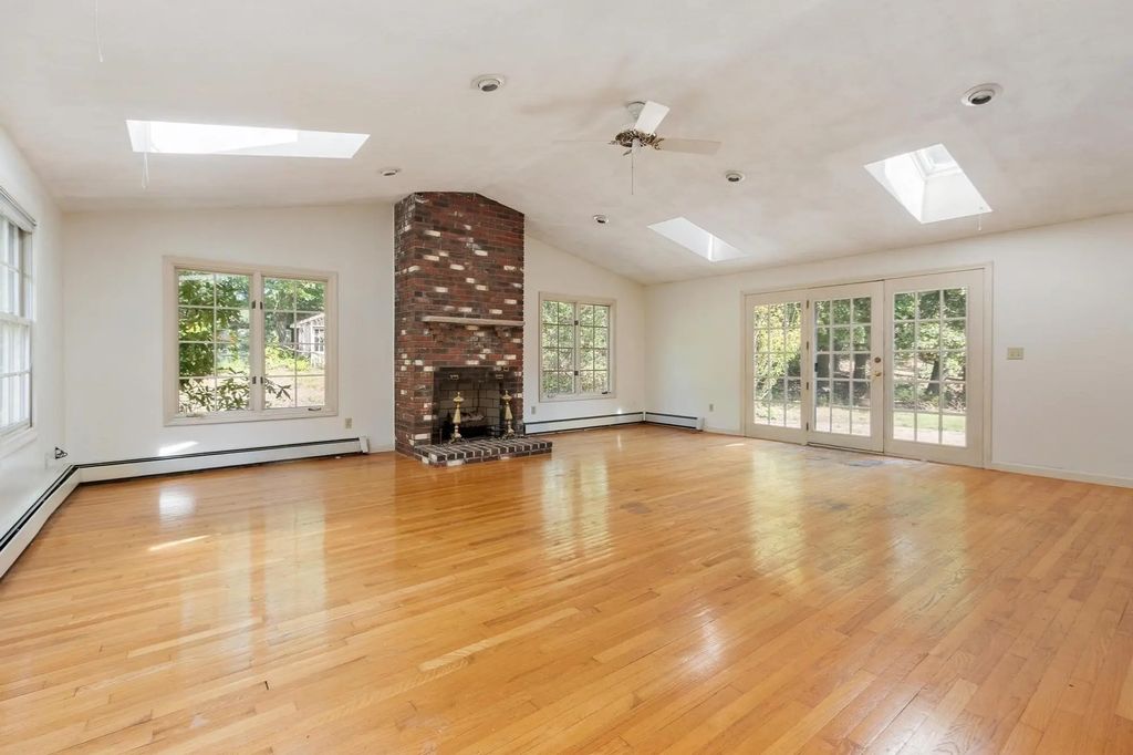 30 Shagbark Rd, Concord