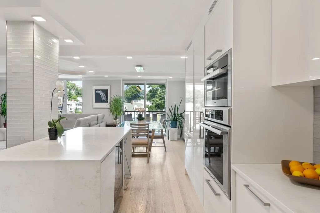 280 Boylston St #308, Newton