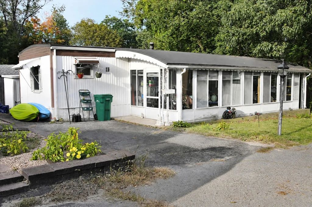 1237 Central Street #28, Leominster