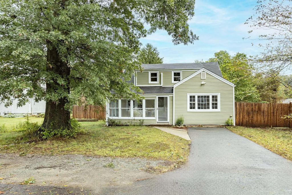 16 Norfolk Place, Sharon