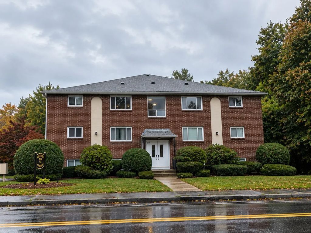 676 Farm Rd #1, Marlborough