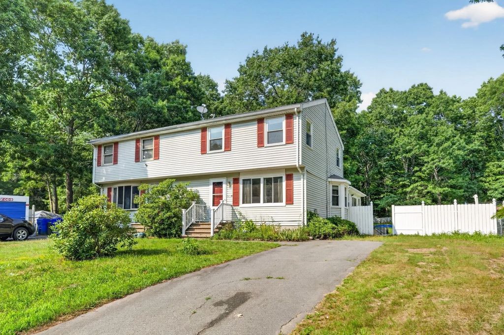 17 Pine Knoll Ln #b, Taunton