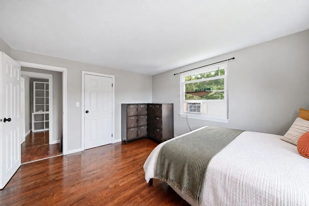 137 John A Dunn Memorial Dr #5, Rockland