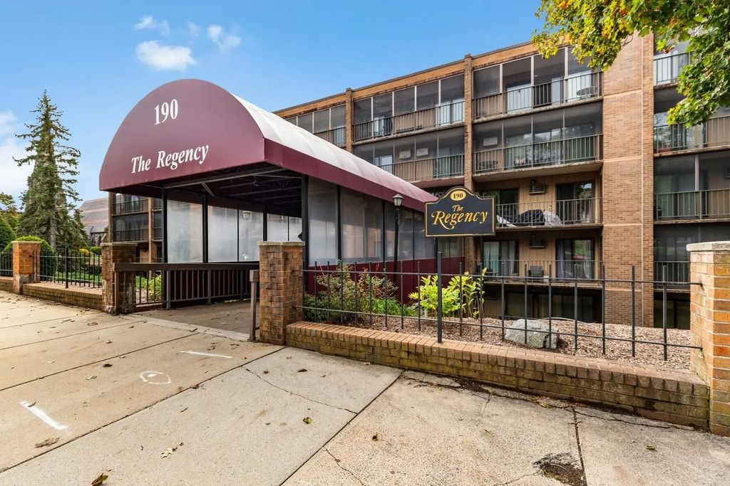 190 High St #207, Medford