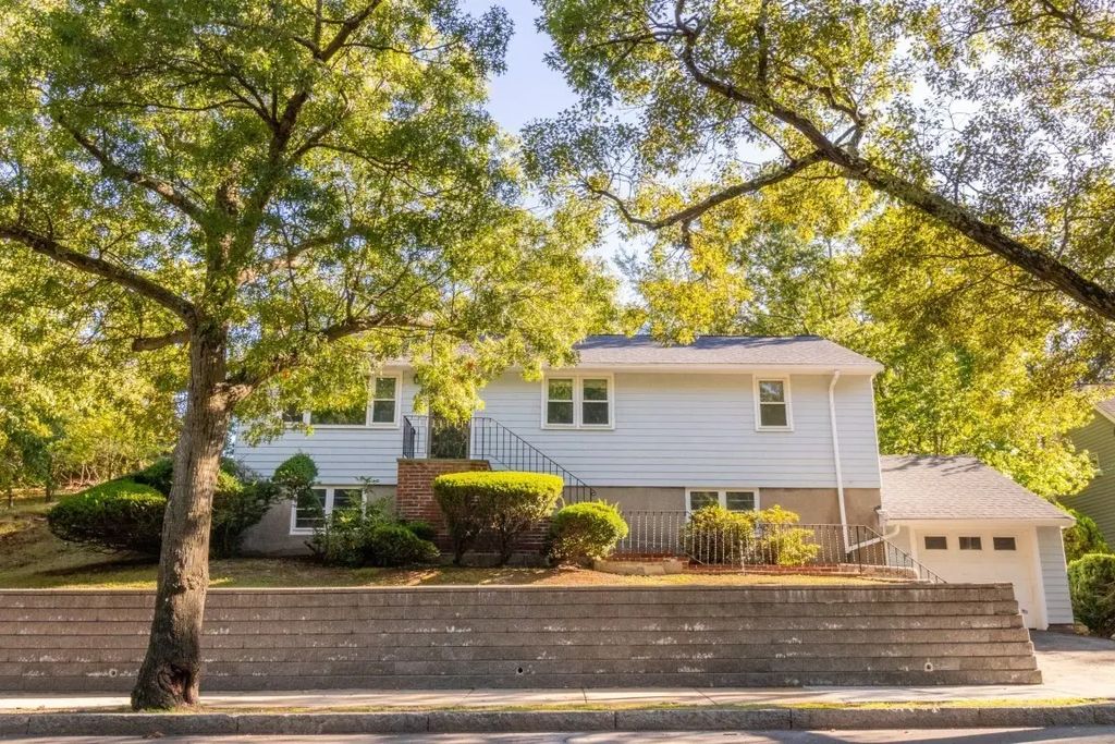 32 Vfw Pkwy, Boston