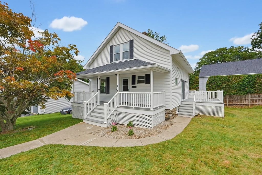 30 Barrett Ave, Worcester