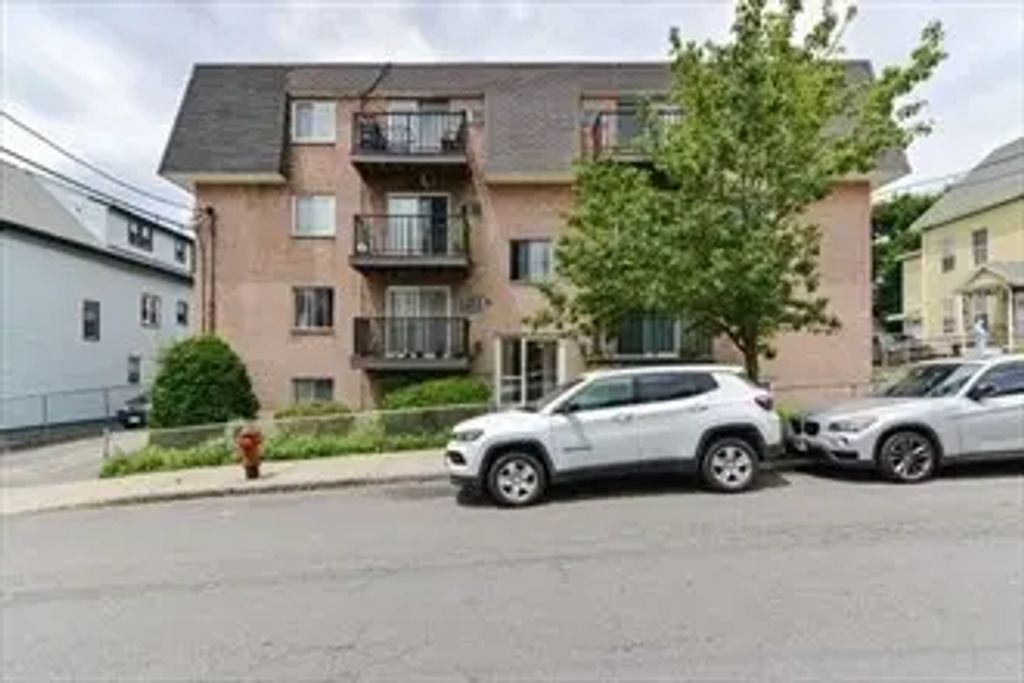 22 Irving St #14, Everett