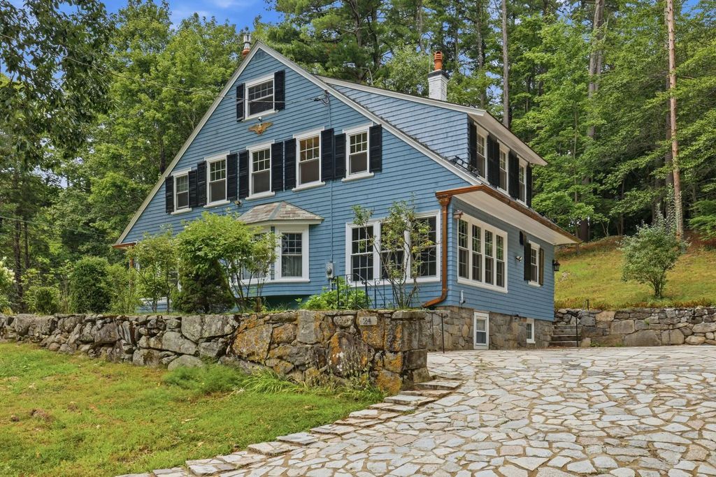 24 Hildreth Street, Westford