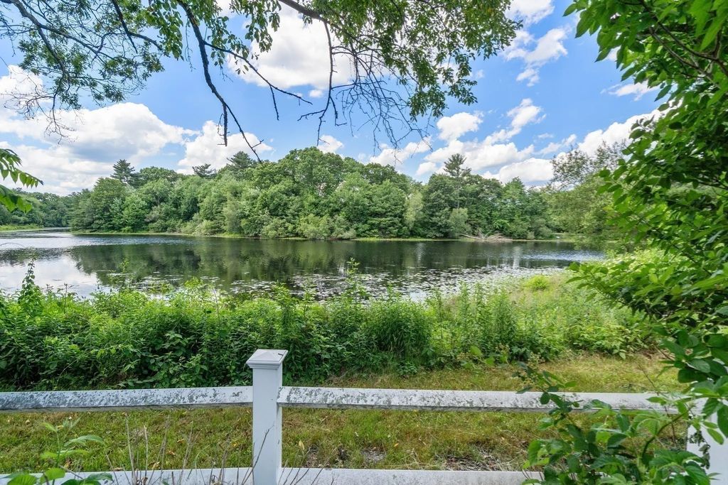 11 Sunset Dr, Easton