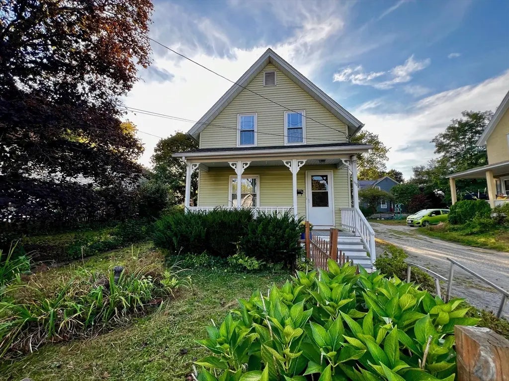 192 Wells St, Greenfield