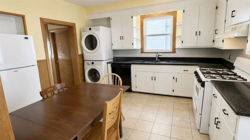 131 Rindge Ave #1, Cambridge