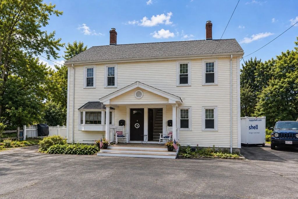 16 Hazelnut Pl #16, Dedham