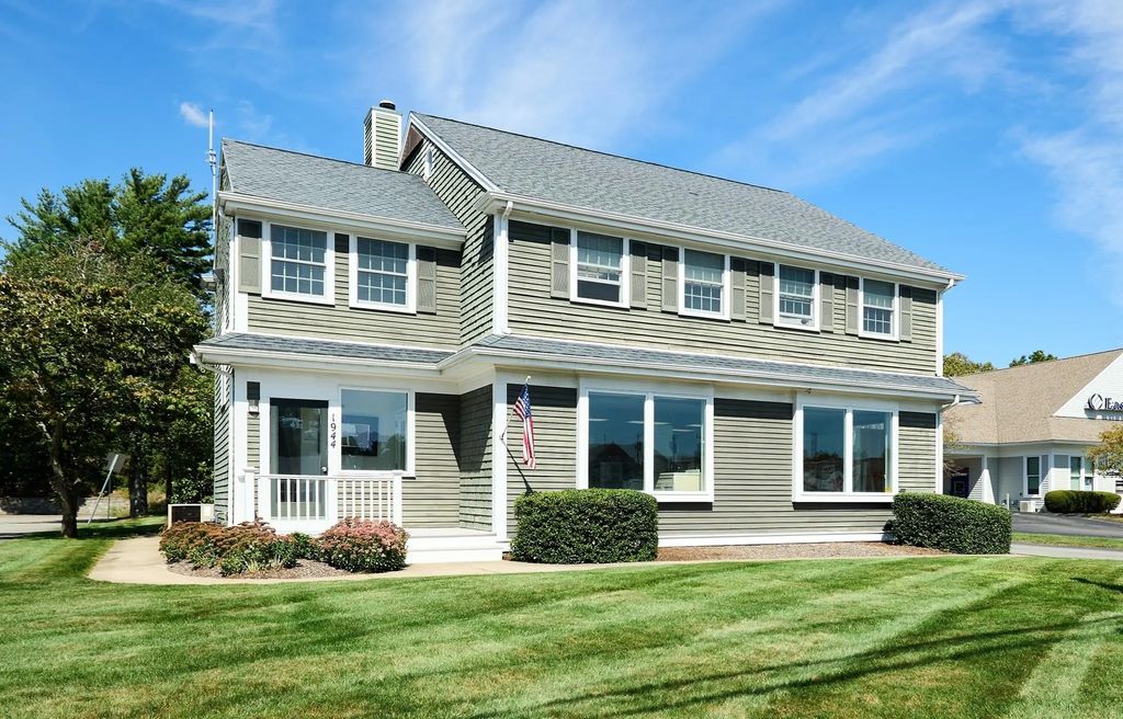 1944 Ocean St, Marshfield