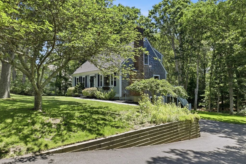 10 Checkerberry Ln, Sandwich