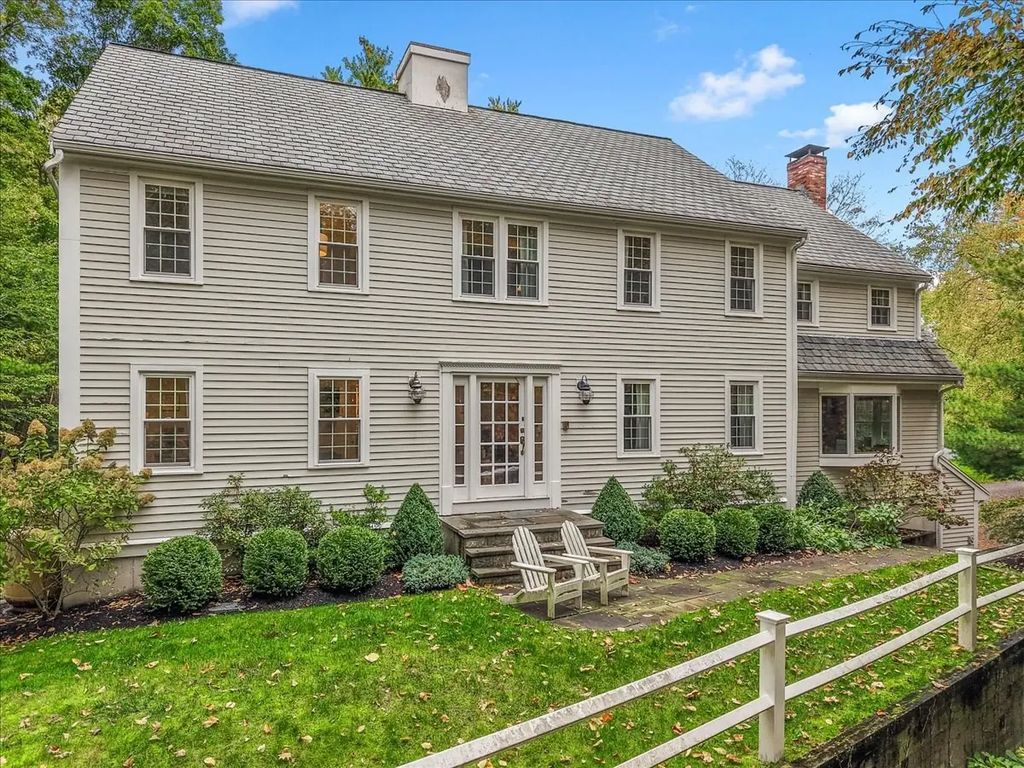 19 Whitney Woods Lane, Cohasset