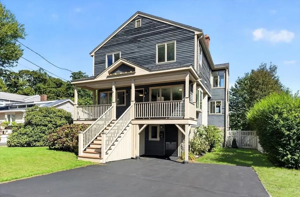 13 Daley Road, Hingham