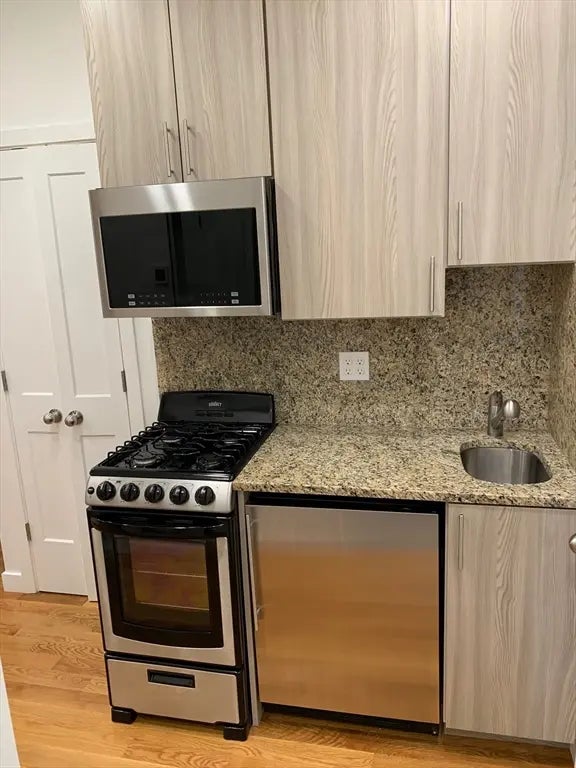 16 Fifth St #11, Chelsea