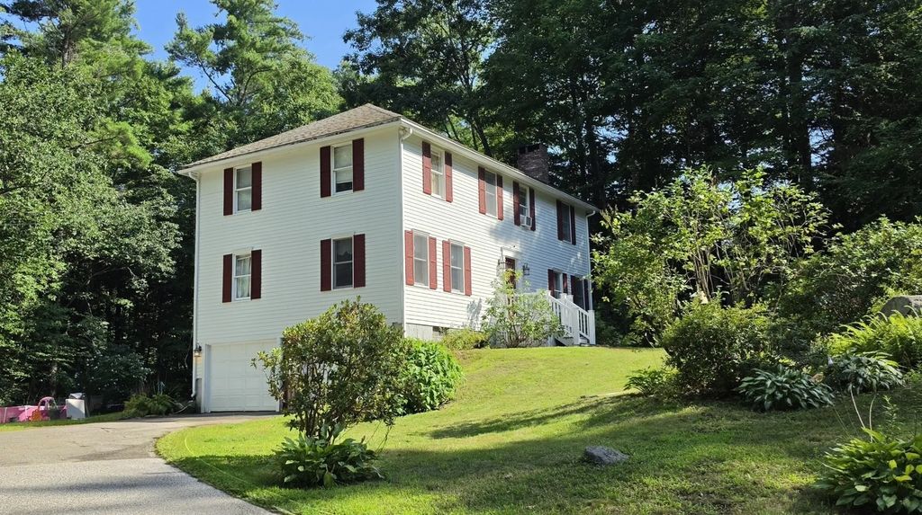 2 Greenleaf Dr, Exeter