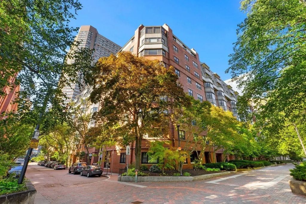16 Harcourt Street #9f, Boston