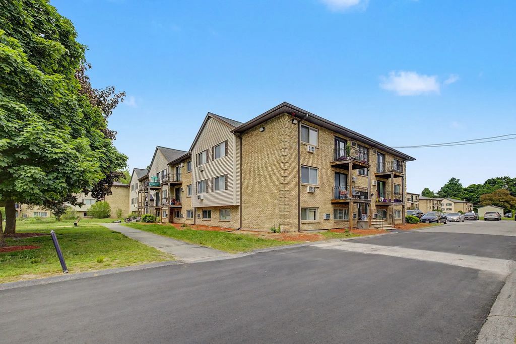 351 Pawtucket Blvd #7, Lowell