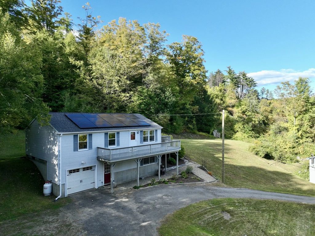 86 E Buckland Rd, Shelburne