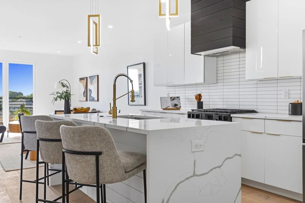 66 Mcgrath #409, Quincy