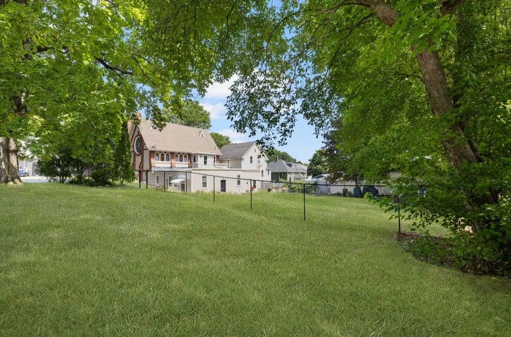576 Fairmount St, Woonsocket