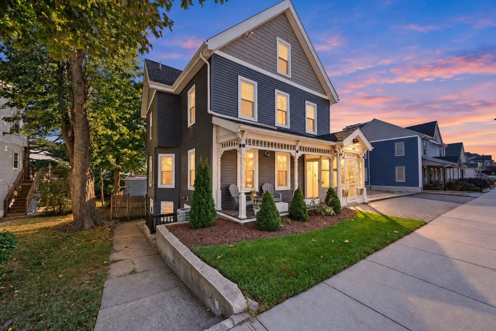 62 Pleasant St #2, Winthrop