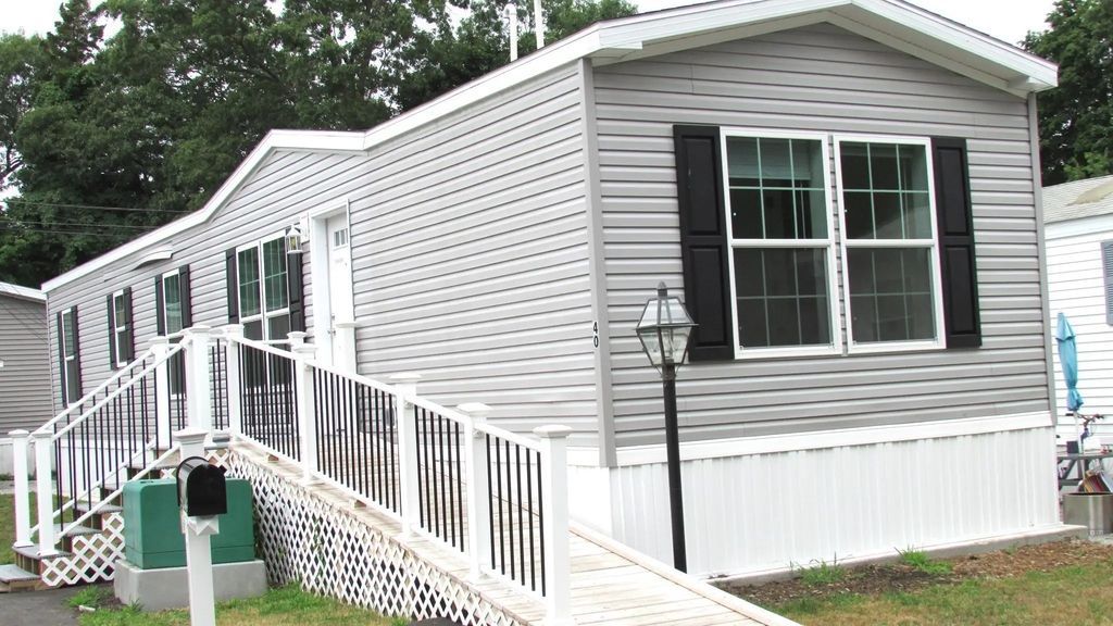 40 Cynthia Circle, Weymouth