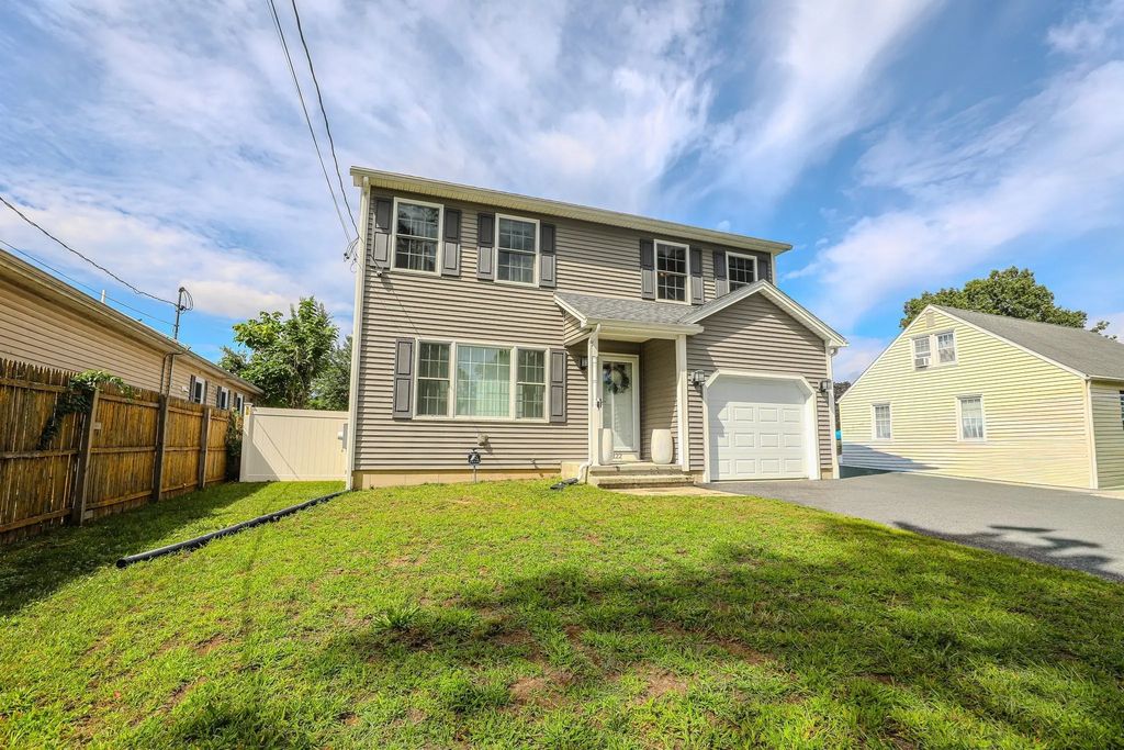 122 Ambrose St, Springfield