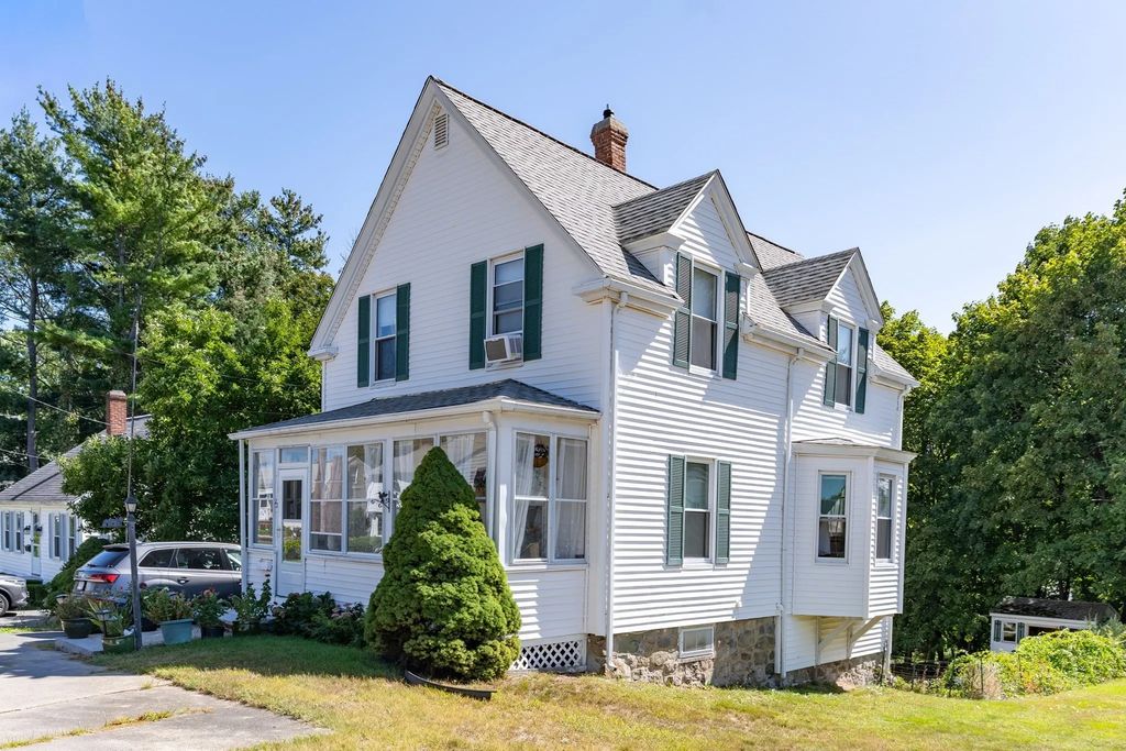18 High St, Saugus