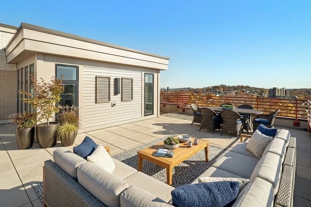 1650 Commonwealth Ave #606, Boston