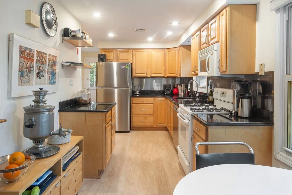 29 Pinecliff Road #29, Boston