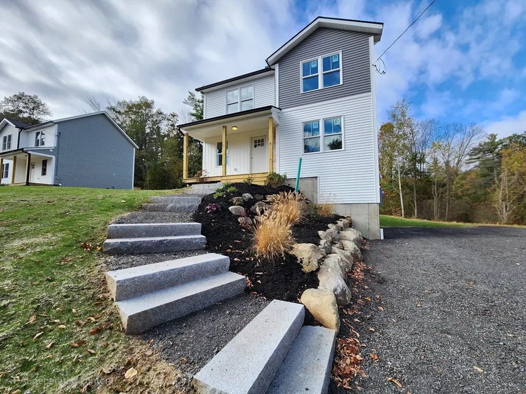 21 Cottage St, Winchendon