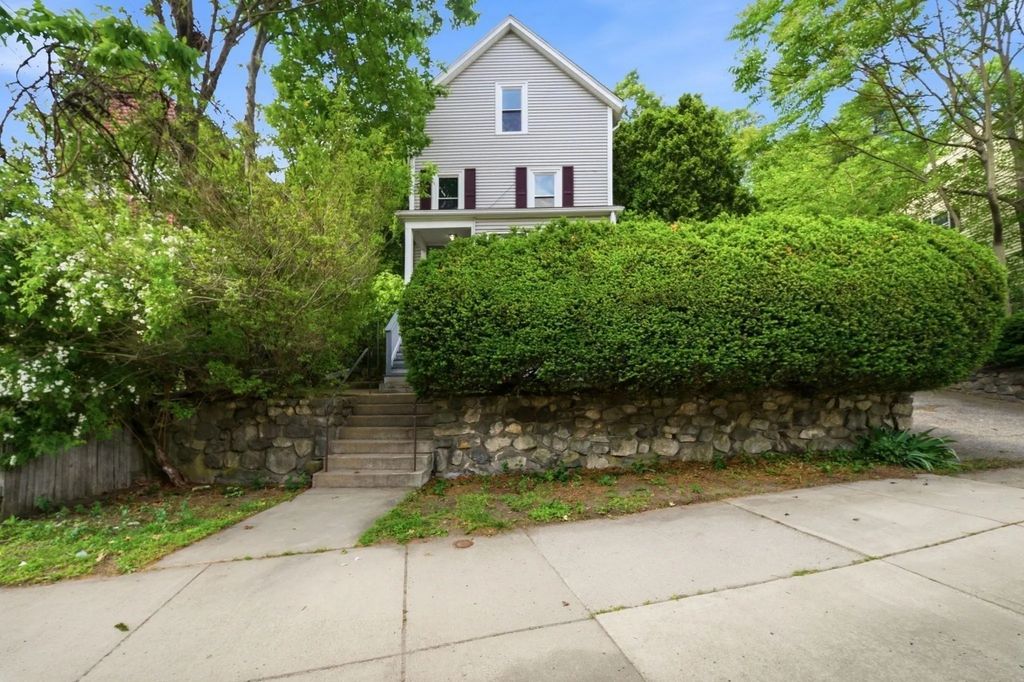 722 Highland Ave, Malden