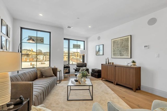 34 Oak Street #103, Boston