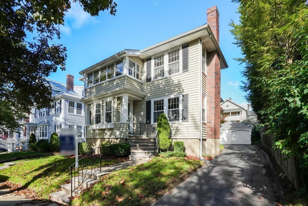 31 Wiley Rd, Belmont