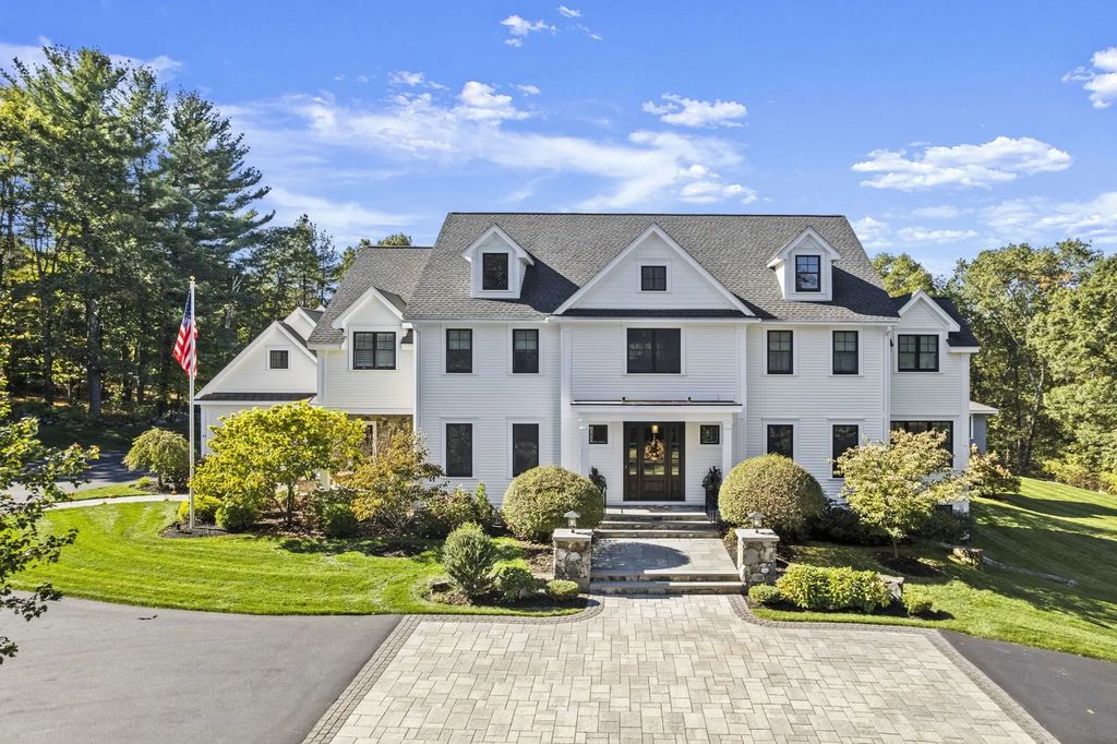 64 Main St, Westford