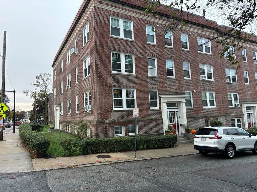 12 Brooks Park #8, Medford