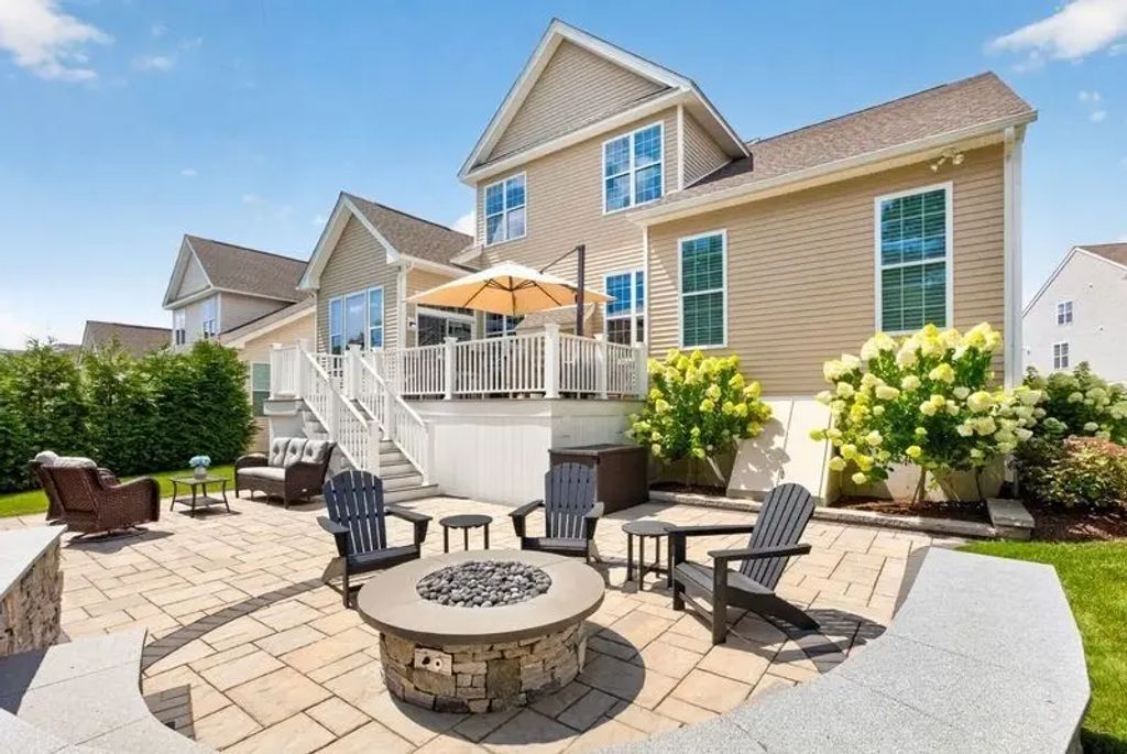 70 Woody Nook, Plymouth