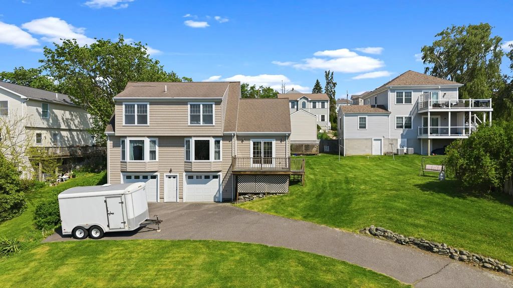 400 Sampson, Fall River