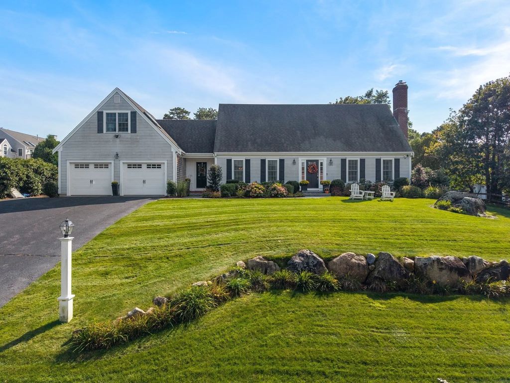 109 Nottingham Dr, Yarmouth