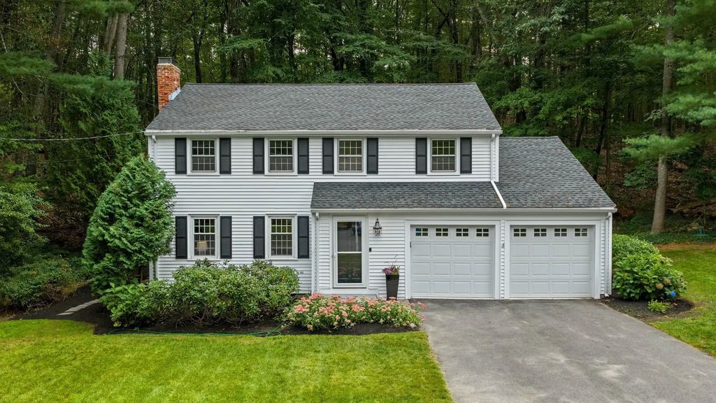 39 Rolling Lane, Wayland