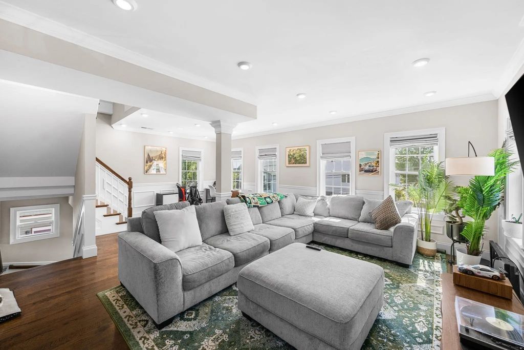36-38 Fenwick St #38, Somerville