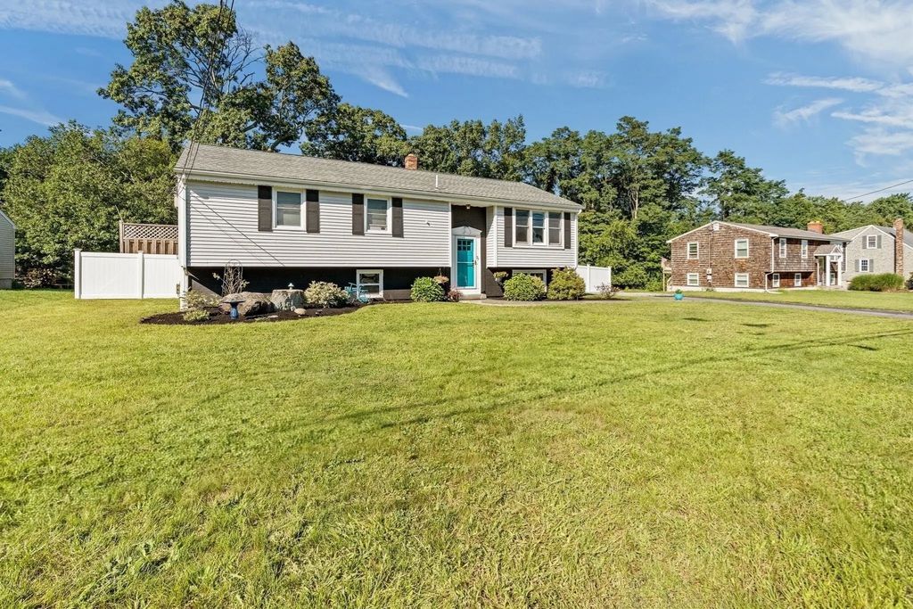 77 Quequechan Rd, Taunton