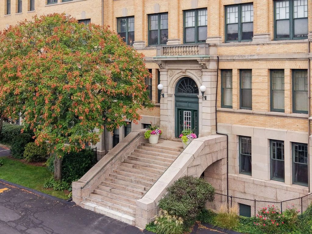 235 State St #407, Springfield