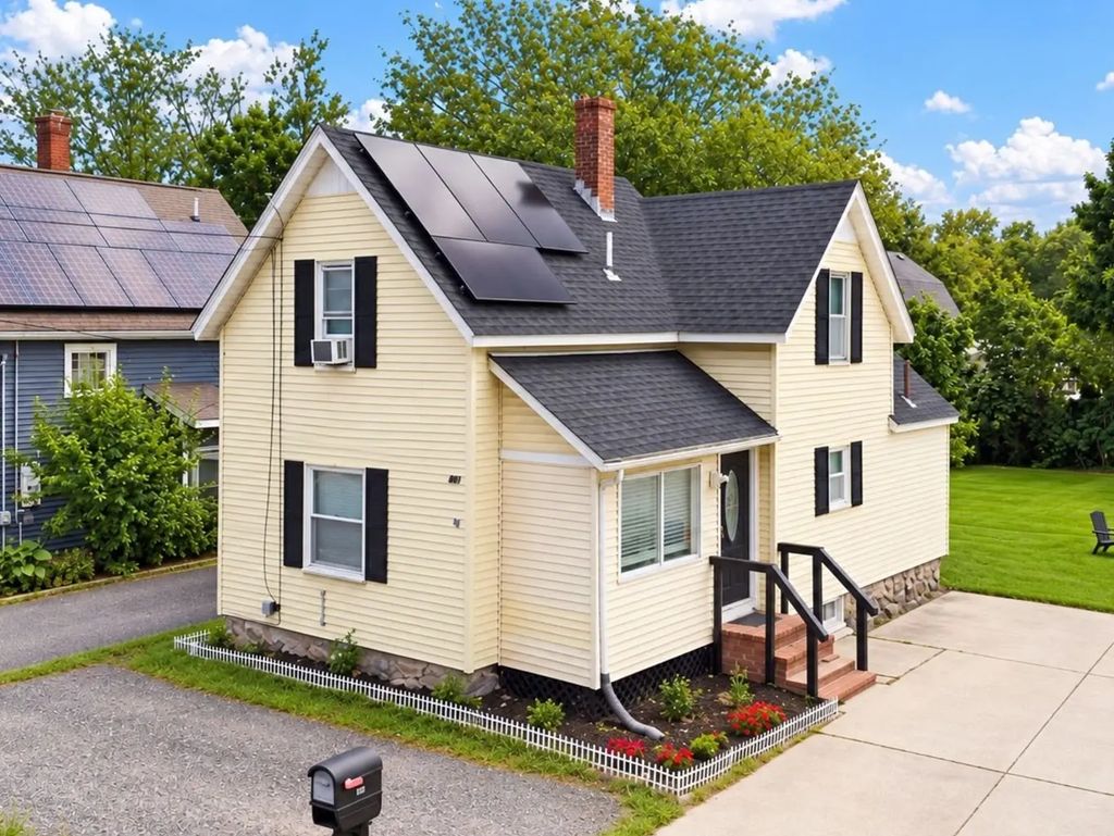 861 Pleasant St, Attleboro