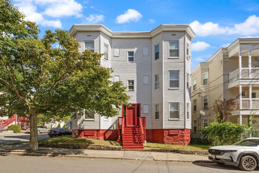 55 Rock Ave, Lynn