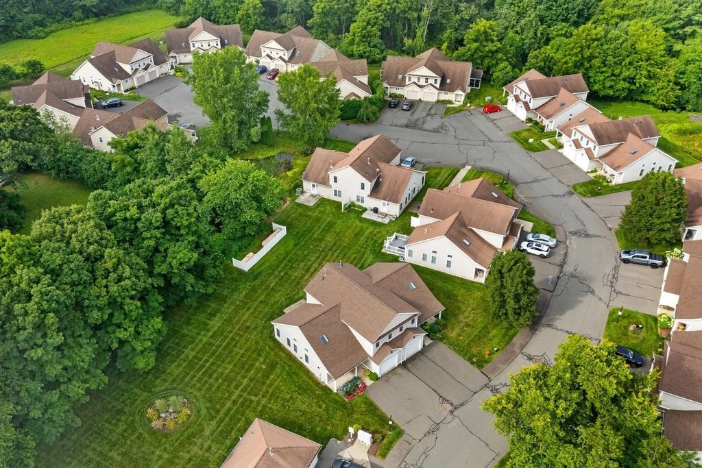 85 N Main St #15, Belchertown